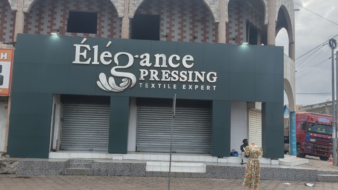Façade Alucobond Élégance Pressing, vue large